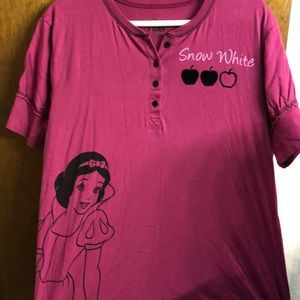 Disney Store Exclusive Snow White jersey style T-shirt XL